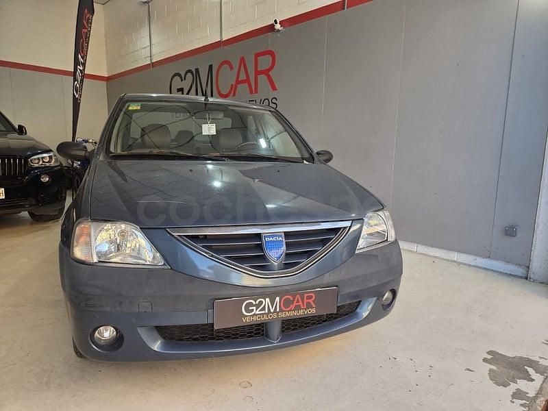 Usado Dacia Logan Lauréate 75 CV (55 kW) 2007 Verde Berlina