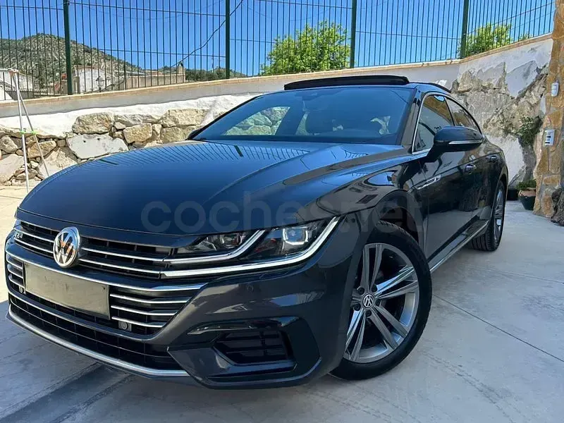 Usado VW Arteon R-line 150 CV (110 kW) 2018 Gris / plata Utilitario