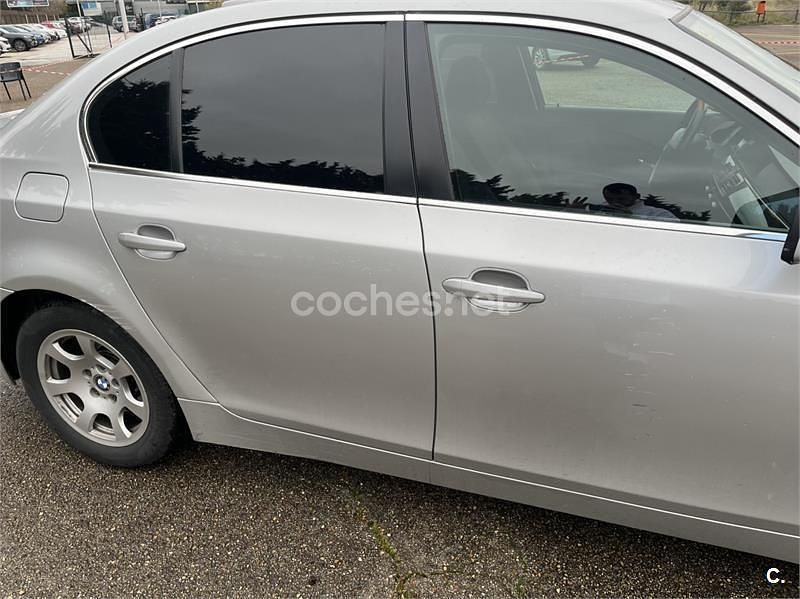 Usado BMW 530 231 CV (169 kW) 2004 Gris / plata Berlina