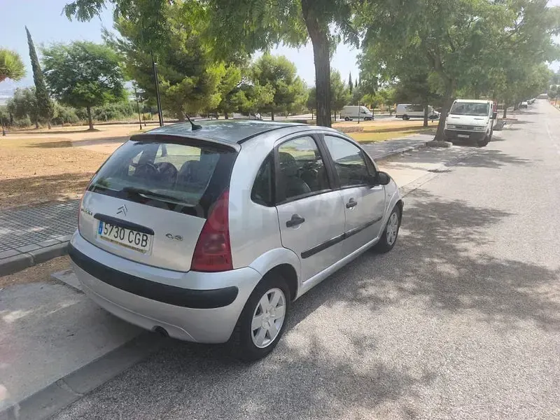 Usado Citroën C3 Exclusive 92 CV (67 kW) 2004 Gris / plata Berlina