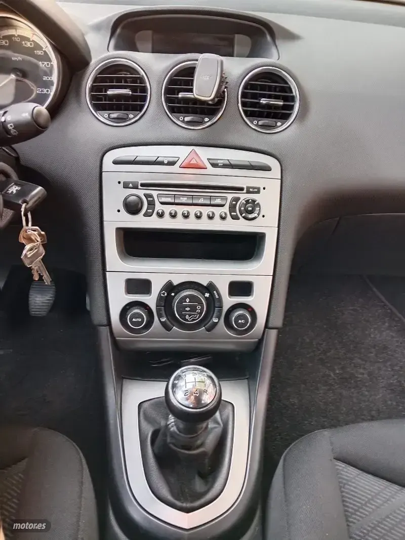 Usado Peugeot 308 Comfort 120 CV (88 kW) 2010 Berlina