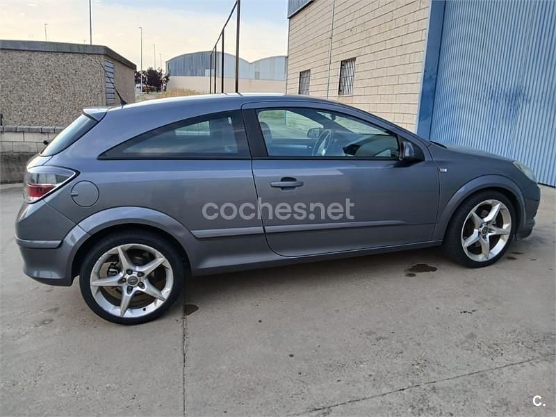 Azul Usado 2006 Opel Astra GTC Sport Berlina | 3700 € - Imagen 1/4