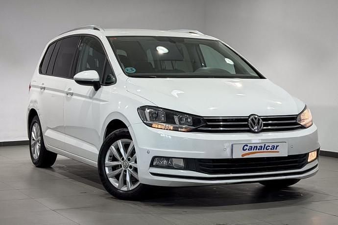 Usado VW Touran Advance 150 CV (110 kW) 2017 Blanco Monovolumen