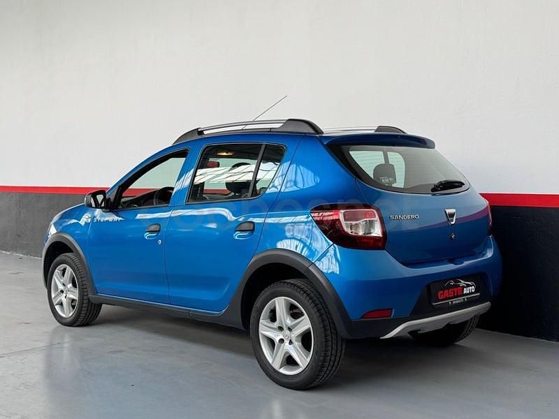 Usado Dacia Sandero Stepway 90 CV (66 kW) 2015 Azul Berlina