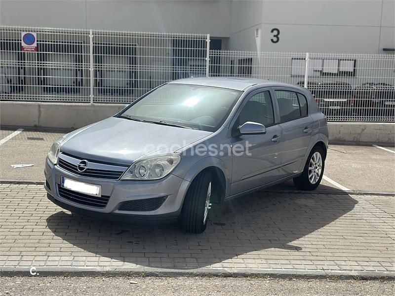 Usado Opel Astra Sport 100 CV (73 kW) 2007 Gris / plata Berlina