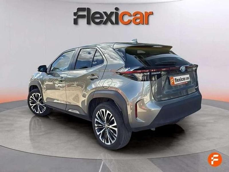 Usado Toyota Yaris Cross Active 116 CV (85 kW) 2022 Gris SUV