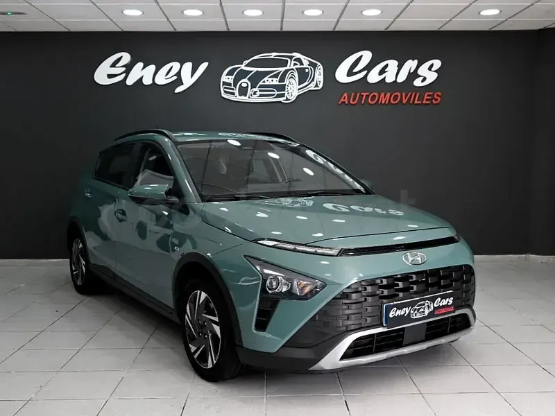 Usado Hyundai Bayon 100 CV (73 kW) 2023 Verde SUV