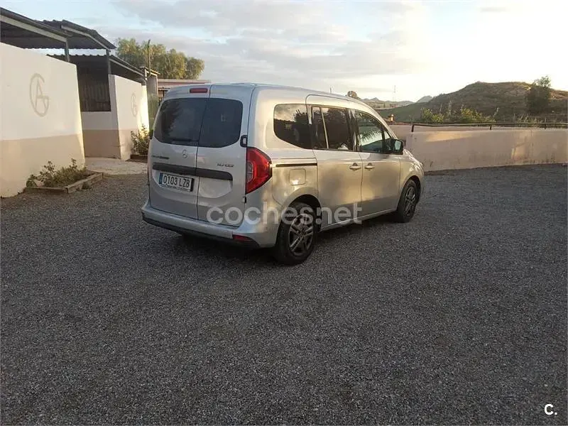 Usado Mercedes Citan 110 95 CV (69 kW) 2022 Gris / plata Monovolumen