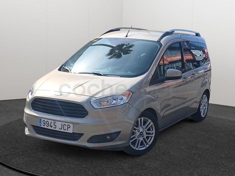 Usado Ford Tourneo Courier Trend 97 CV (71 kW) 2015 Blanco Monovolumen