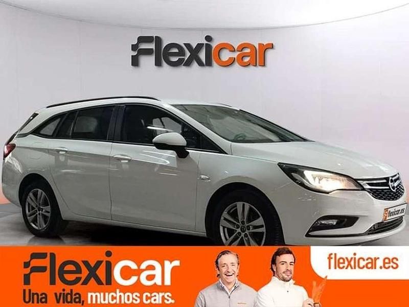 Blanco Usado 2019 Opel Astra Innovation Familiar | 8990 € (Precio justo) - Imagen 1/4
