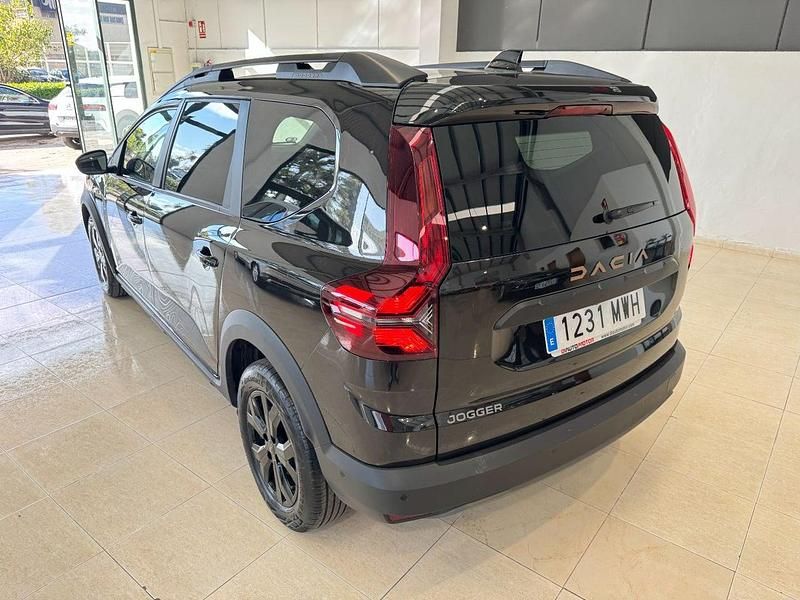 Usado Dacia Jogger Extreme 100 CV (73 kW) 2024 Negro Monovolumen