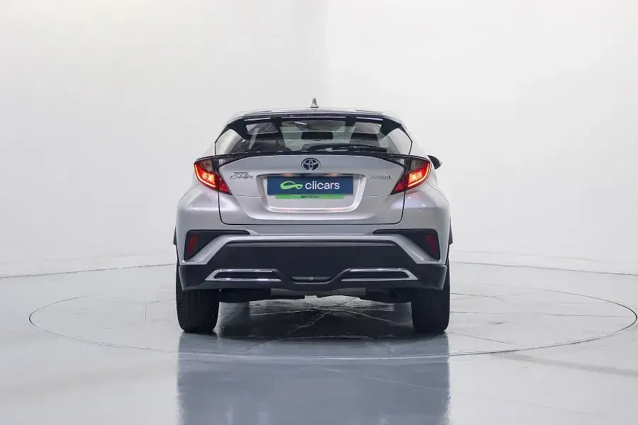 Usado Toyota C-HR Advance 184 CV (135 kW) 2022 Gris / plata SUV