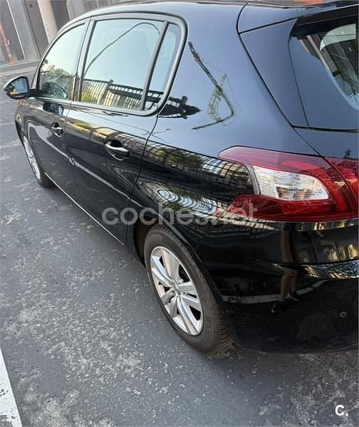Usado Peugeot 308 GT-line 130 CV (95 kW) 2016 Negro Berlina