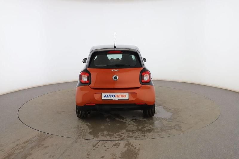 Usado Smart ForFour Passion 70 CV (51 kW) 2014 Naranja Utilitario