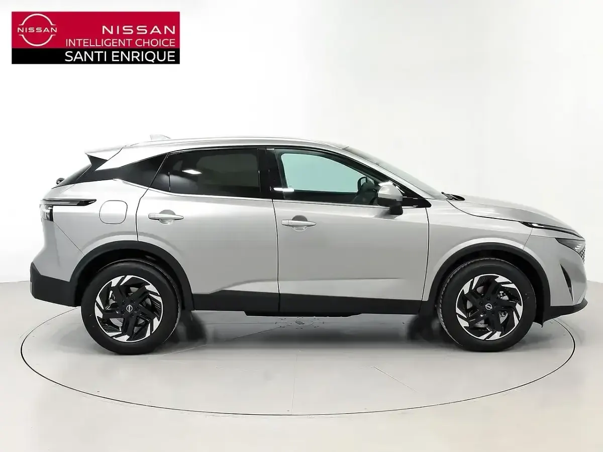 Usado Nissan Qashqai N-Connecta 140 CV (102 kW) 2024 Plateado SUV