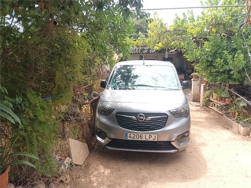 Usado Opel Combo Life Edition 102 CV (75 kW) 2021 Gris / plata Monovolumen