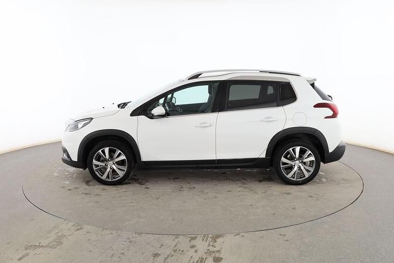 Usado Peugeot 2008 Allure 110 CV (80 kW) 2017 Blanco SUV