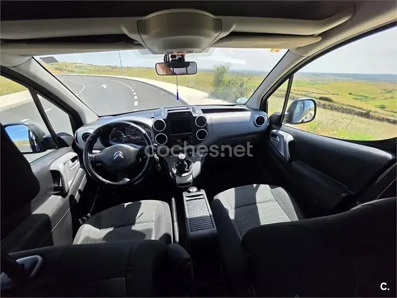 Usado Citroën Berlingo XTR 100 CV (73 kW) 2016 Negro Monovolumen