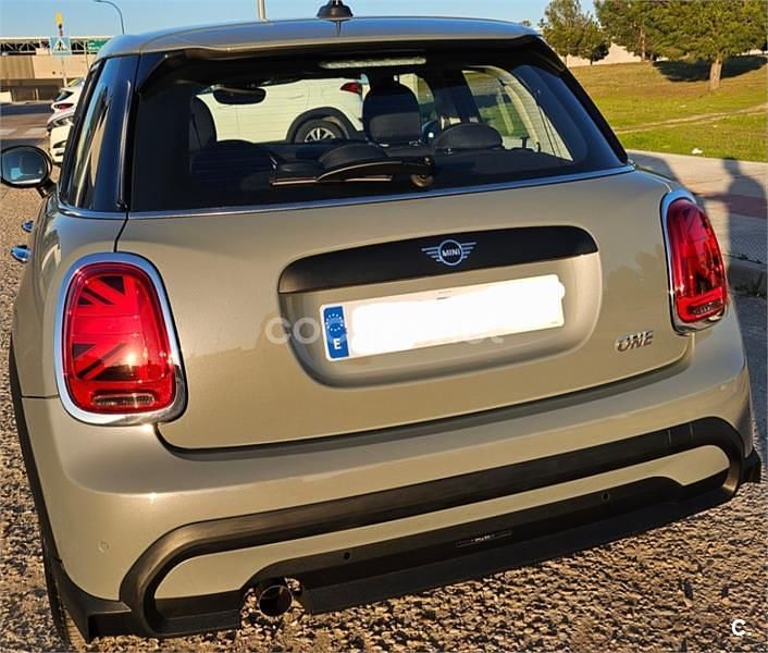 Usado Mini ONE 102 CV (75 kW) 2021 Gris / plata Utilitario