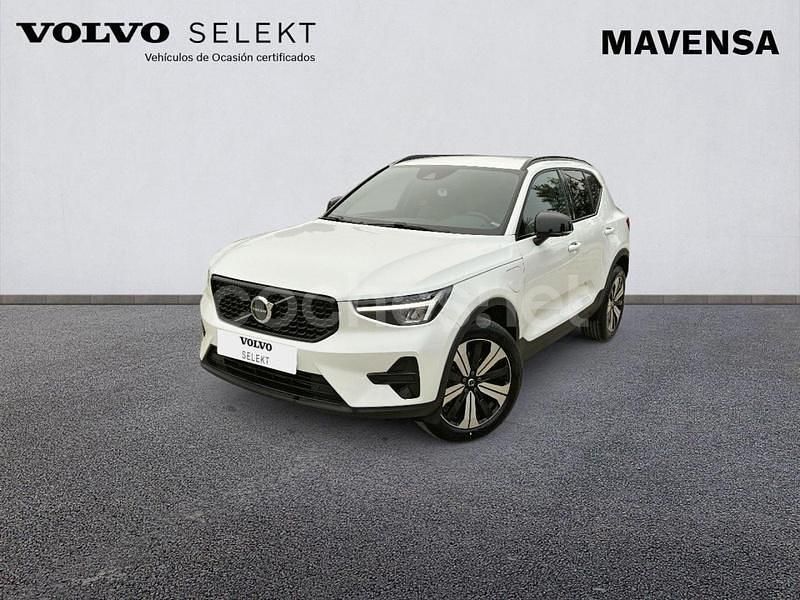Blanco Usado 2022 Volvo XC40 Plus SUV | 41.900 € - Imagen 1/4