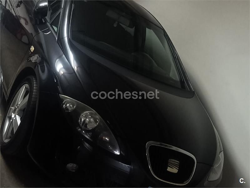 Usado Seat Leon Sport 140 CV (102 kW) 2006 Negro Berlina