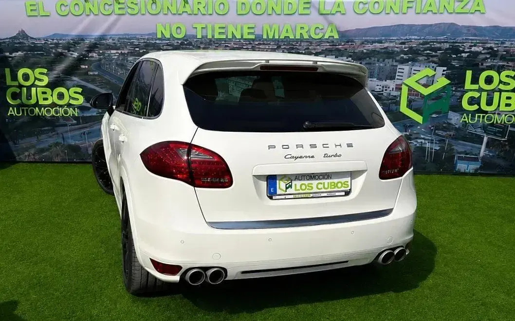 Usado Porsche Cayenne Turbo 500 CV (367 kW) 2011 Blanco SUV
