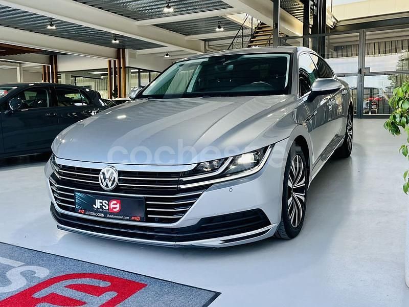 Usado VW Arteon 150 CV (110 kW) 2019 Gris / plata Berlina