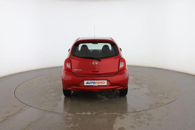 Usado Nissan Micra Acenta 80 CV (58 kW) 2016 Rojo Berlina
