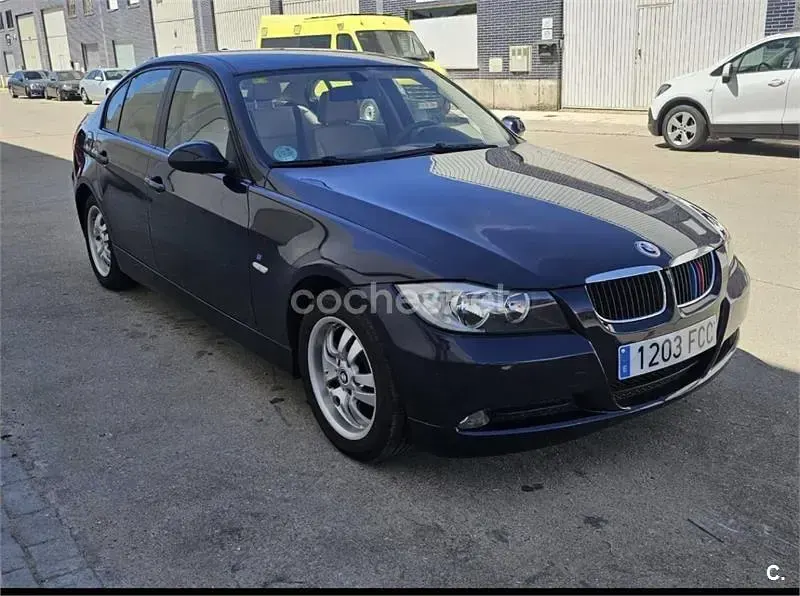 Usado BMW 318 129 CV (94 kW) 2006 Azul Berlina