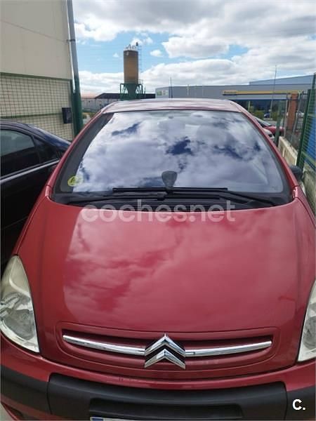 Usado Citroën Xsara Picasso 110 CV (80 kW) 2007 Rojo Monovolumen