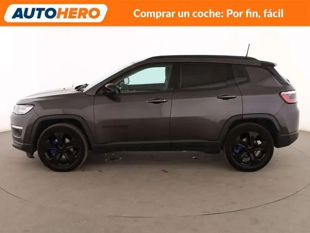 Usado Jeep Compass Night Eagle 140 CV (102 kW) 2019 Gris SUV