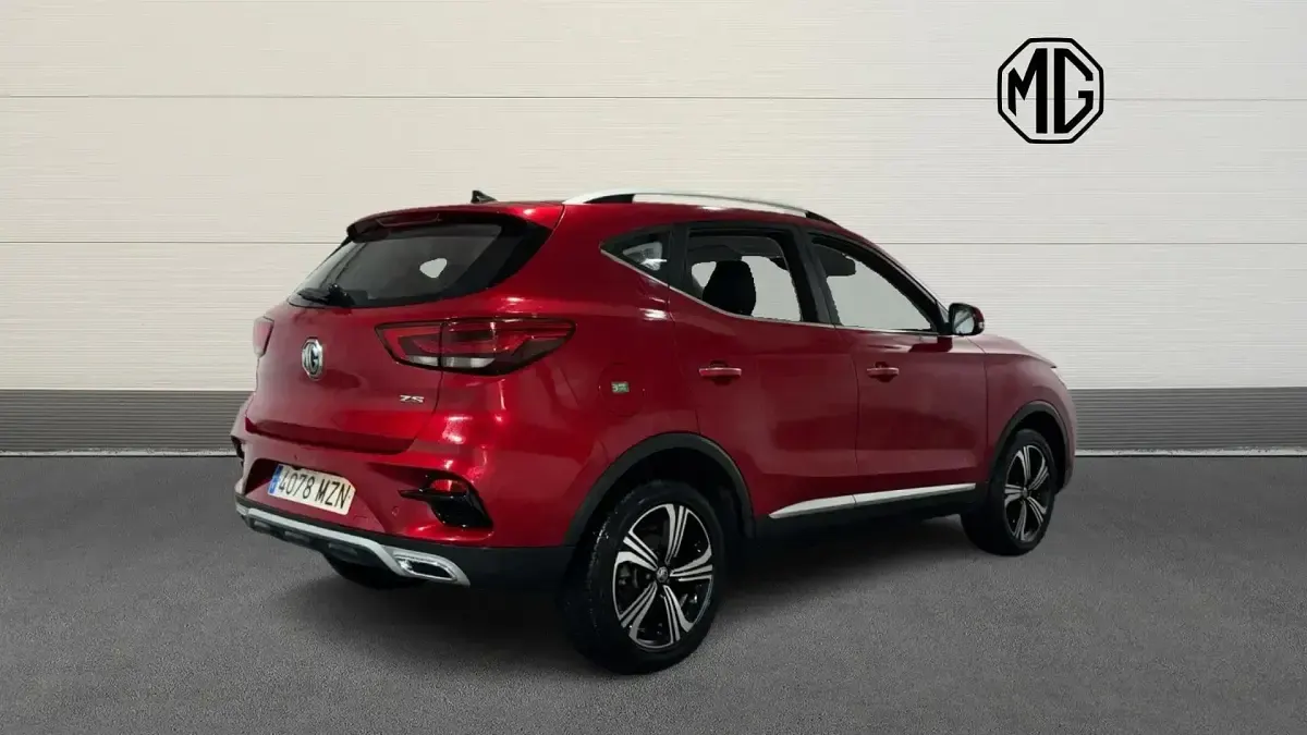 Usado MG ZS Comfort 106 CV (77 kW) 2025 Rojo SUV
