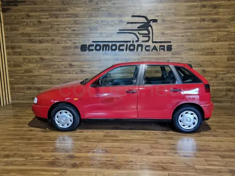 Usado Seat Ibiza 60 CV (44 kW) 1997 Rojo Utilitario