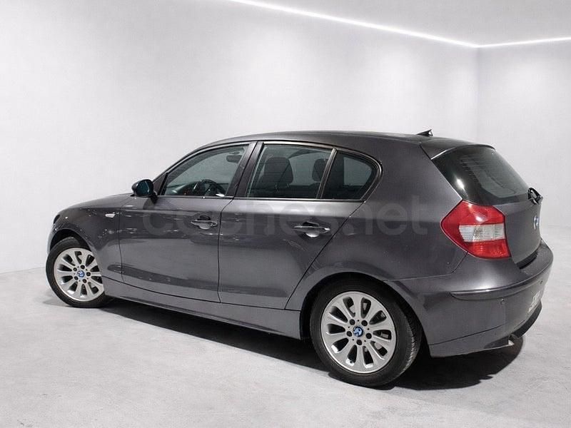 Usado BMW 118 143 CV (105 kW) 2007 Negro Utilitario
