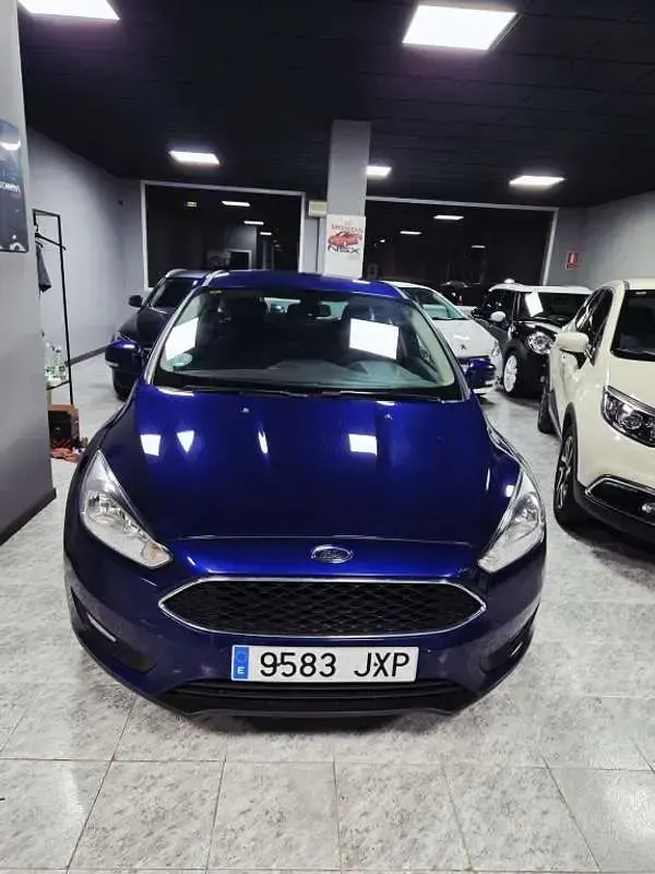 Używany Ford Focus Trend+ 125 KM (91 kW) 2017 Niebieski Hatchback