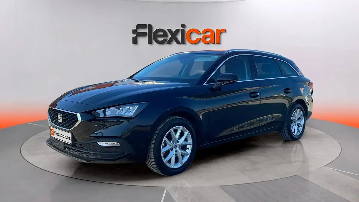 Usado Seat Leon Style 116 CV (85 kW) 2025 Negro Familiar