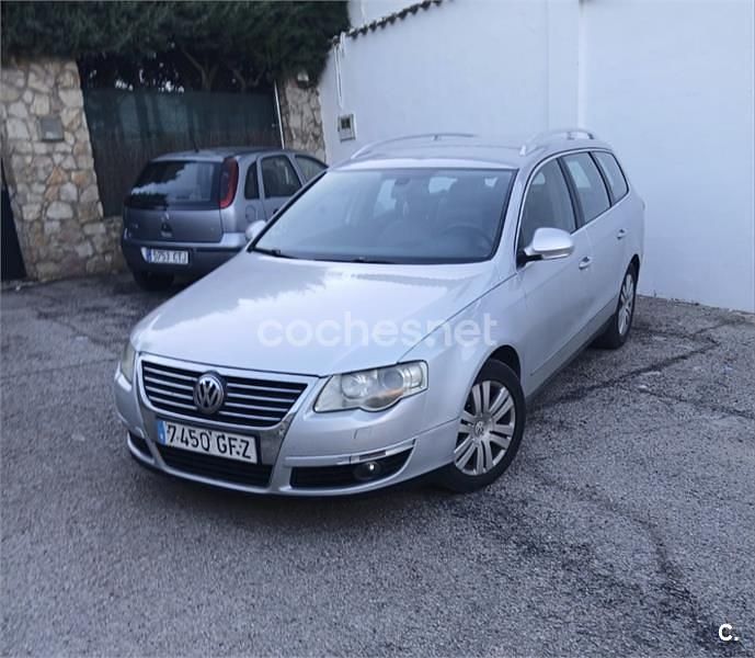 Usado VW Passat Advance 140 CV (102 kW) 2008 Gris / plata Familiar