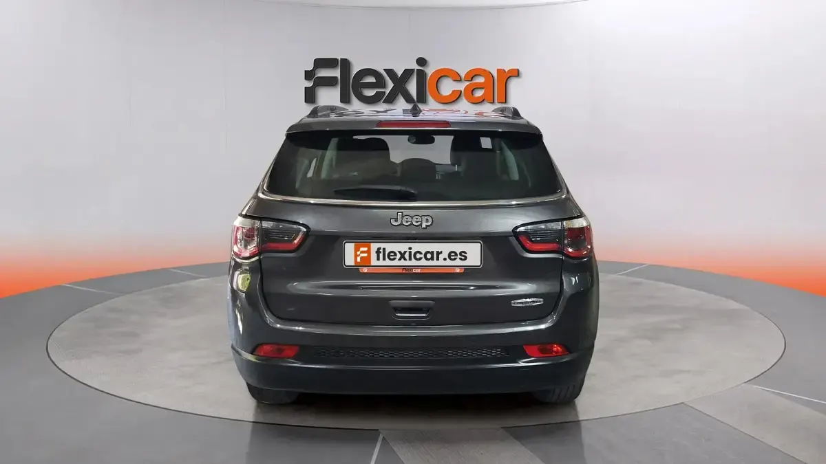 Usado Jeep Compass Longitude 140 CV (102 kW) 2018 Gris SUV