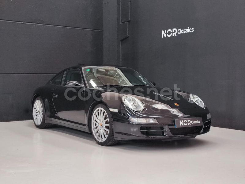 Negro Usado 2005 Porsche 911 Carrera 4 Coupe | 44.900 € - Imagen 1/4