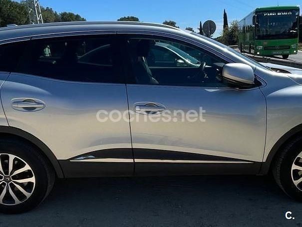 Usado Renault Kadjar Zen 140 CV (102 kW) 2019 Gris / plata SUV