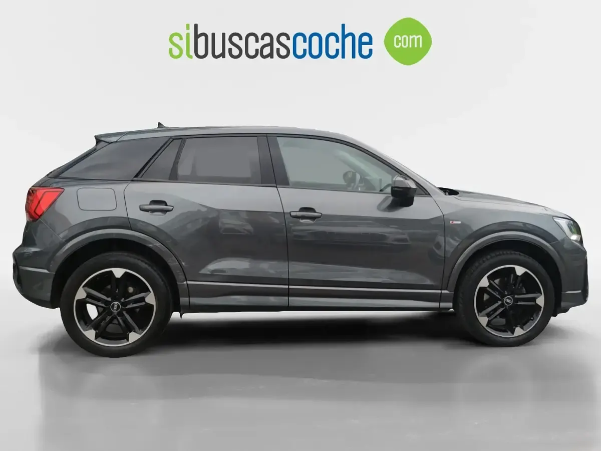Usado Audi Q2 116 CV (85 kW) 2021 Gris/plata SUV