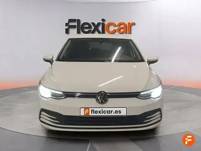 Usado VW Golf VIII Life 110 CV (80 kW) 2024 Blanco Familiar