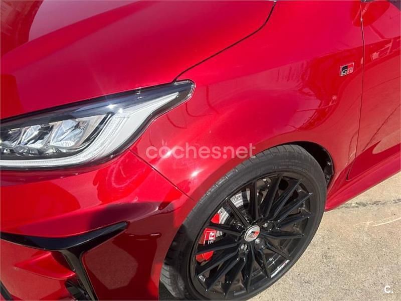 Usado Toyota Yaris 261 CV (191 kW) 2020 Rojo Berlina