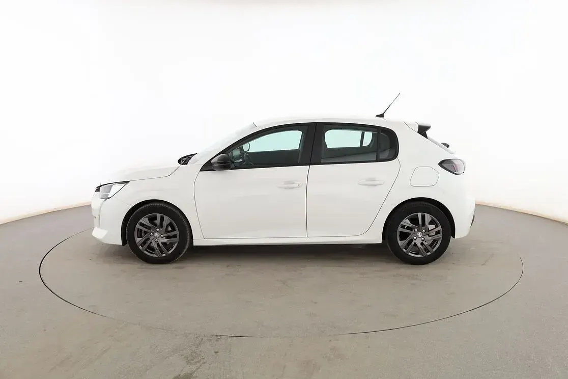 Usado Peugeot 208 Active 101 CV (74 kW) 2022 Blanco Utilitario