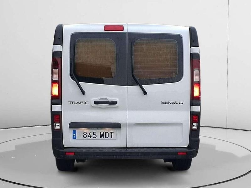Usado Renault Trafic 111 CV (81 kW) 2023 Blanco Monovolumen