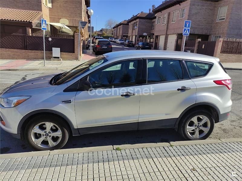Usado Ford Kuga Individual 200 CV (147 kW) 2013 Gris / plata SUV