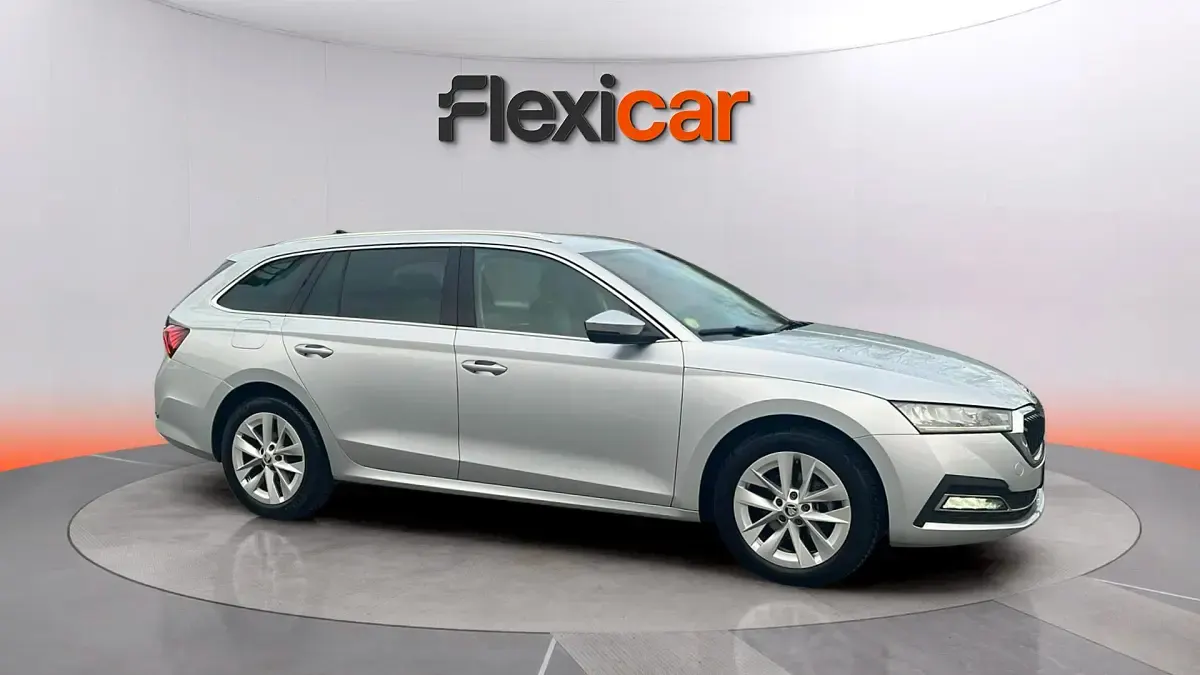 Begagnad Skoda Octavia Ambition 150 HK (110 kW) 2022 Grå Halvkombi