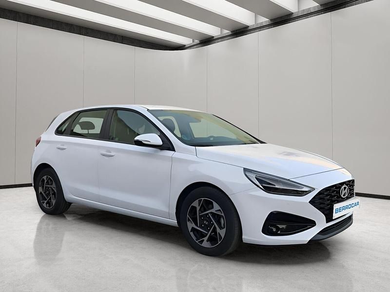Blanco Usado 2024 Hyundai i30 Utilitario | 20.950 € (Un poco caro) - Imagen 1/4