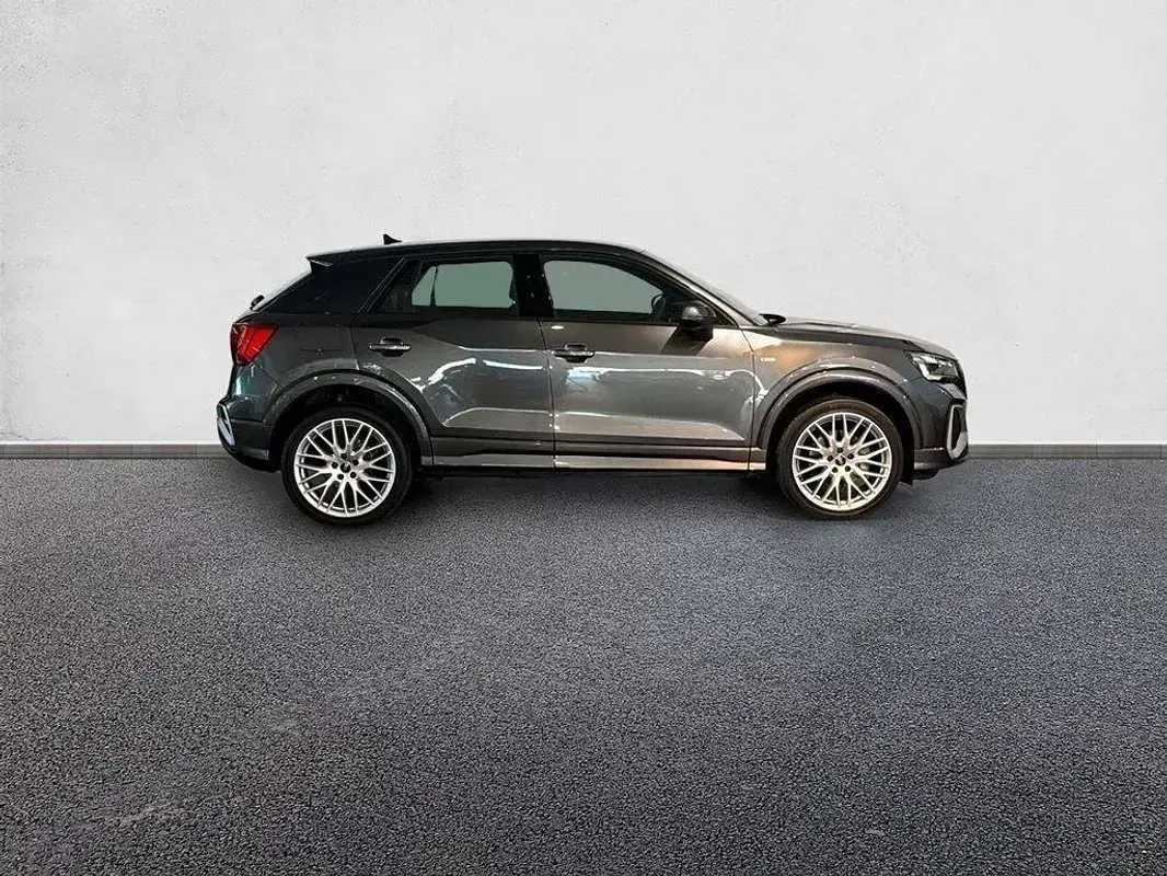 Usado Audi Q2 150 CV (110 kW) 2024 Gris SUV