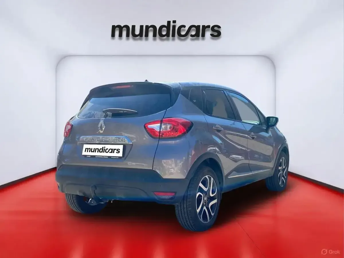 Usado Renault Captur Zen 120 CV (88 kW) 2014 Blanco SUV